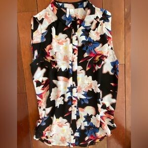 NWOT Elle button-up women’s floral tank, size S
